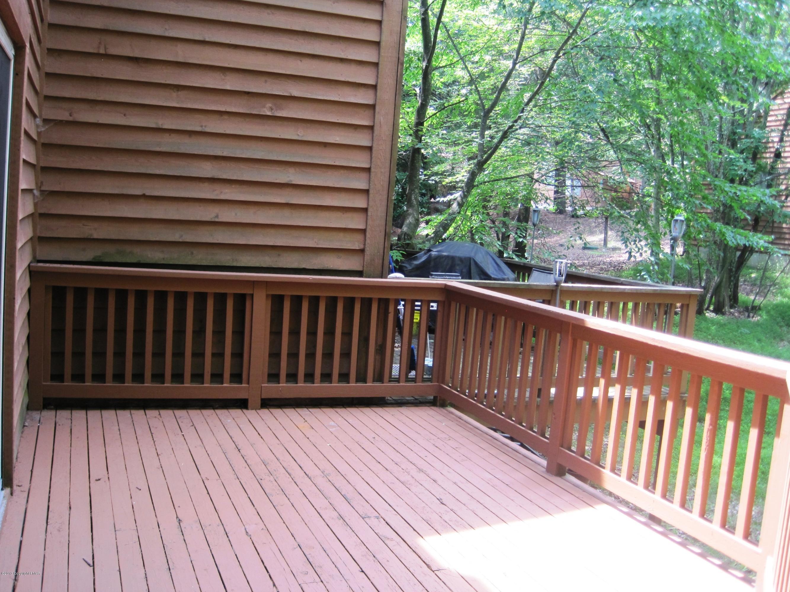 162 Stream Court Bushkill, PA 18324 - Photo 12 of 12 DECK