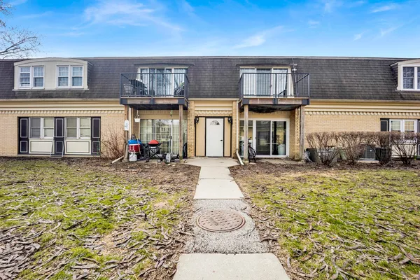 $250,000 | 1145 Pleasant Run Drive, Unit 609, Wheeling, IL 60090
