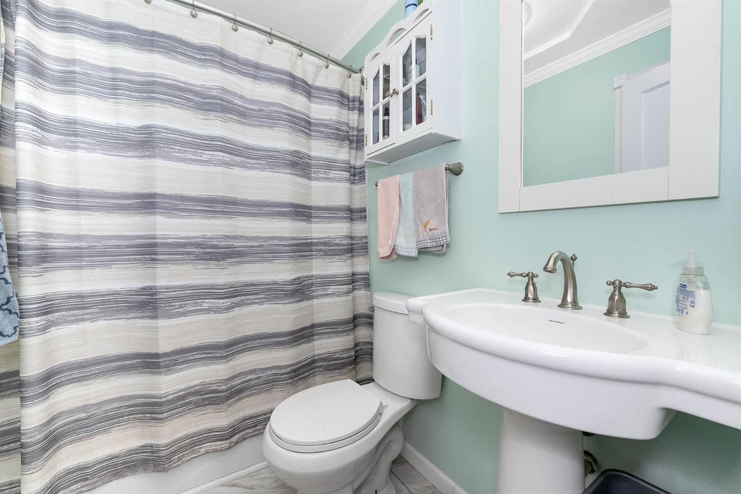 7425 Sheed Road Cincinnati, OH 45247 - Photo 16 of 25 Gallery Image 16