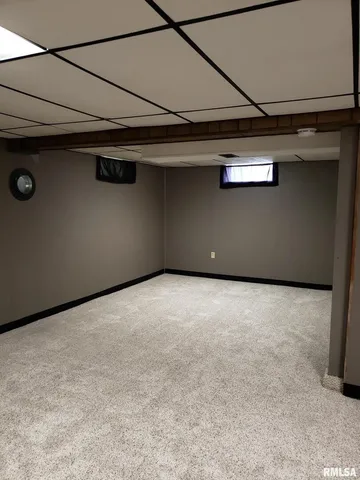 $1,795 | 4811 Candlelight Drive, Davenport, IA 52806