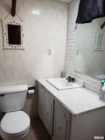 $1,795 | 4811 Candlelight Drive, Davenport, IA 52806