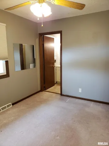 $1,795 | 4811 Candlelight Drive, Davenport, IA 52806