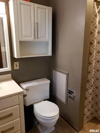 $1,795 | 4811 Candlelight Drive, Davenport, IA 52806