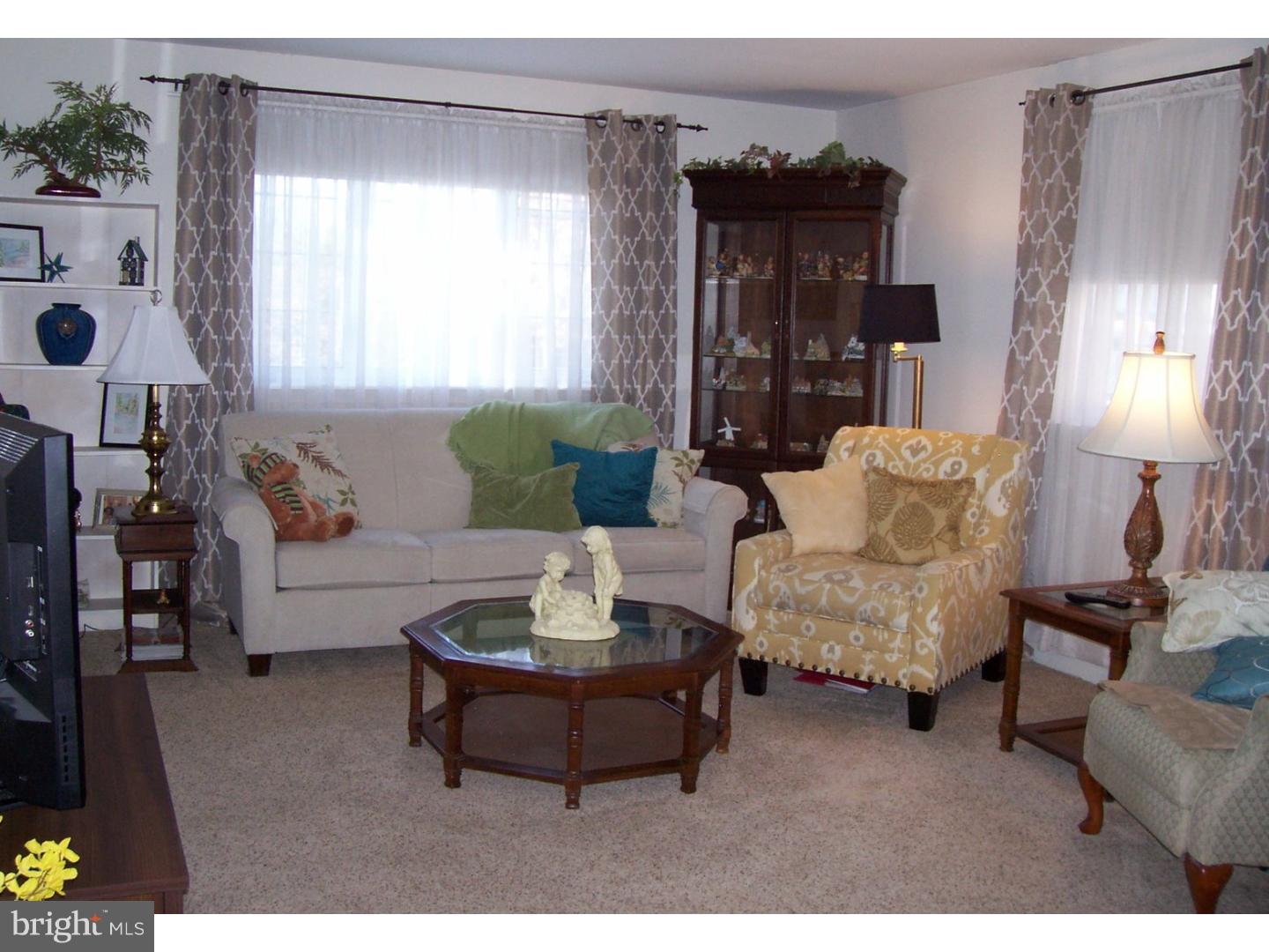 205 Church Road Jenkintown, PA 19046 - Photo 4 of 25 Living Room