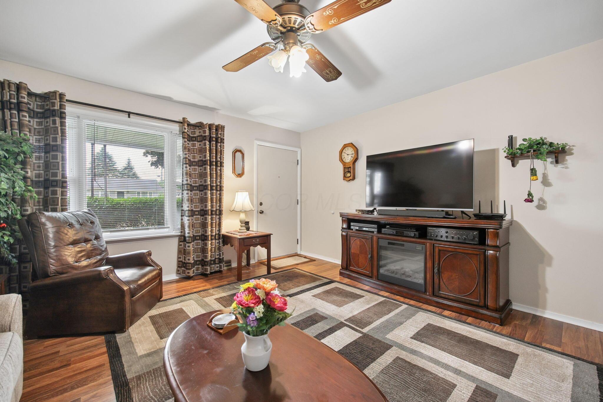 256 Walden Road Heath, OH 43056 - Photo 7 of 24 Living room.