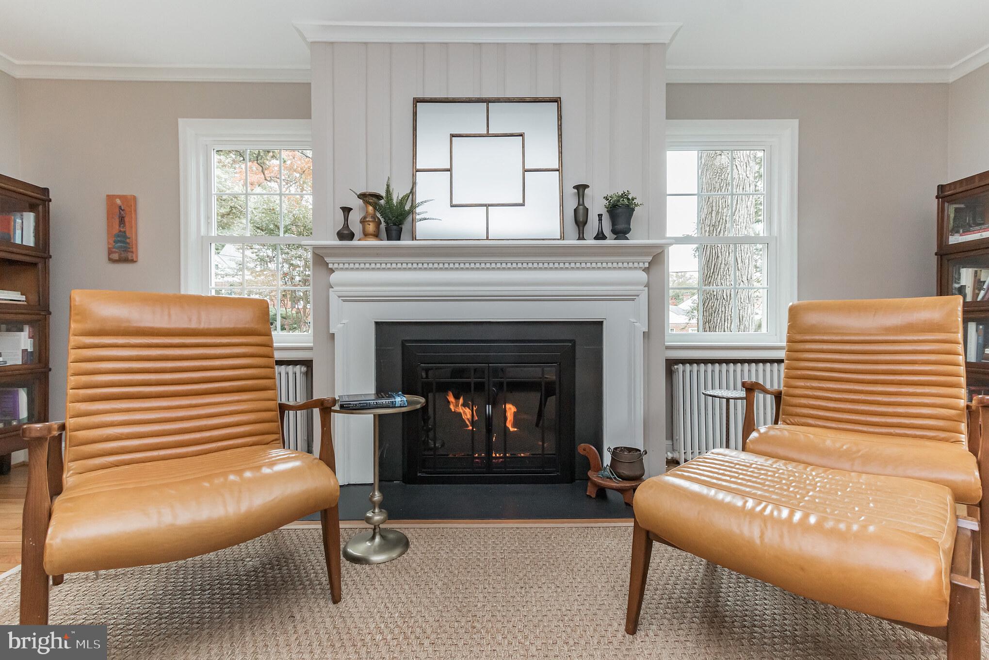 3114 Russell Road Alexandria, VA 22305 - Photo 9 of 72 Gas fireplace, ready for winter!