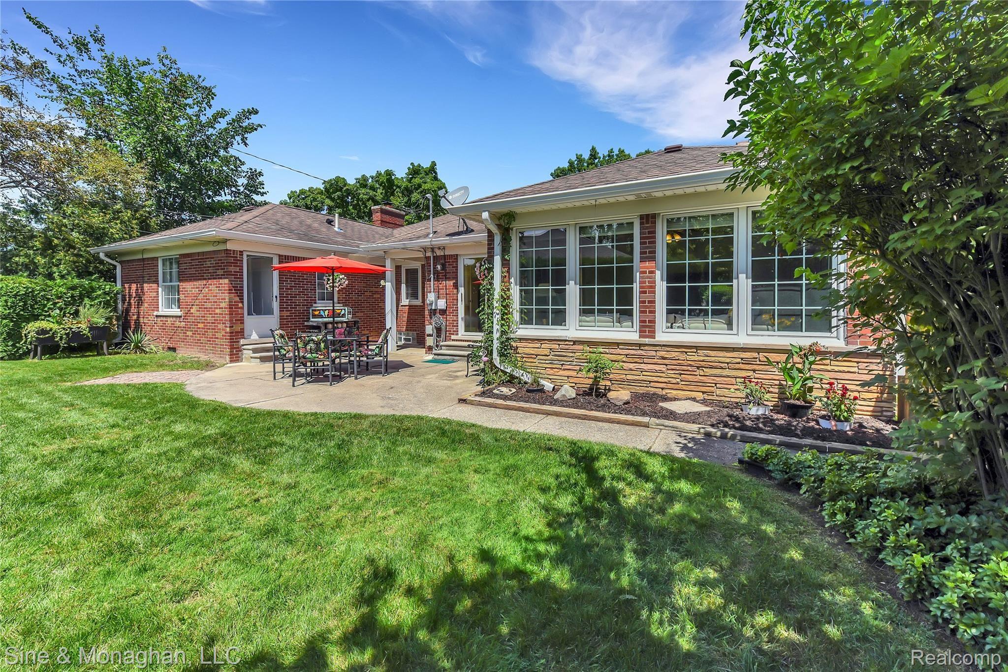 927 North Renaud Road Grosse Pointe, MI 48236 - Photo 29 of 36 927 Renaud - HD Drone Photography-8.jpg