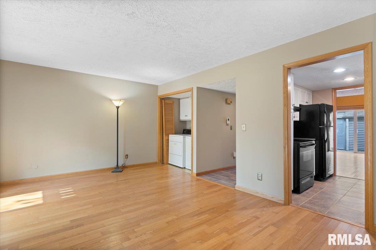 60 Country Place Springfield, IL 62703 - Photo 18 of 41