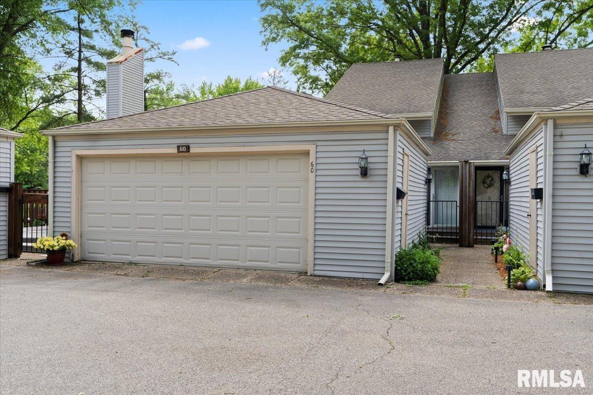 60 Country Place Springfield, IL 62703 - Photo 2 of 41