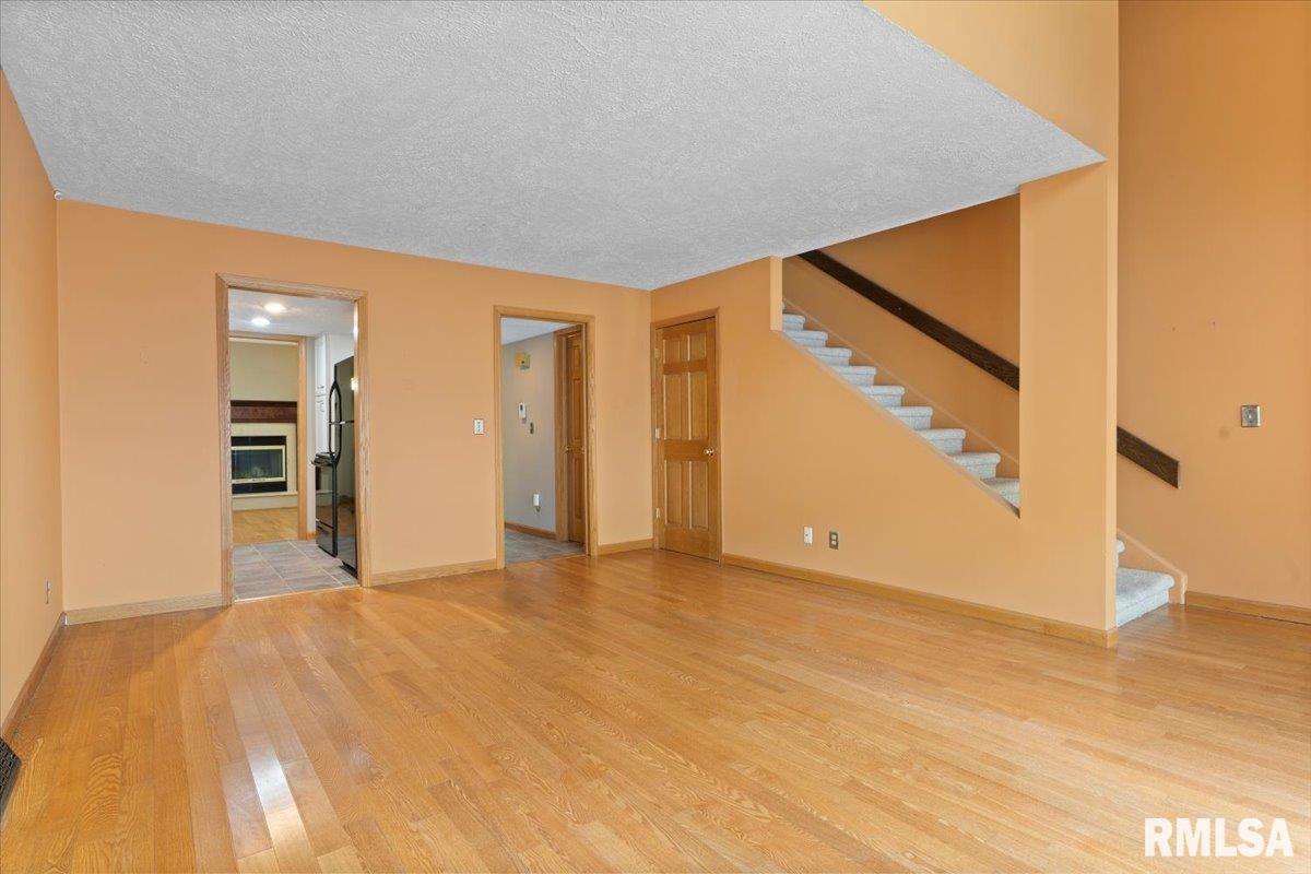 60 Country Place Springfield, IL 62703 - Photo 9 of 41