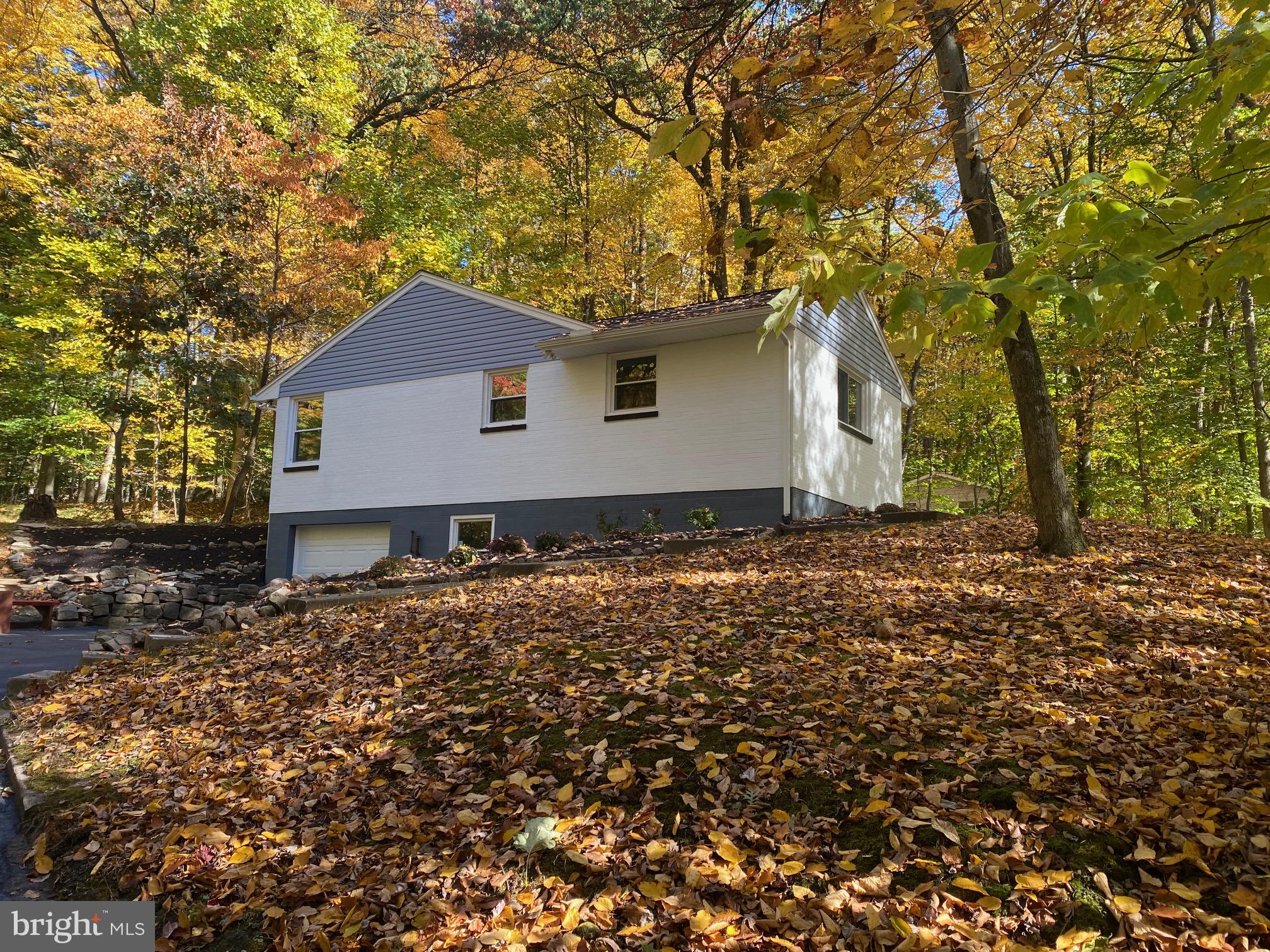 275 Old Mine Road Lebanon, PA 17042 - Photo 3 of 29 Side