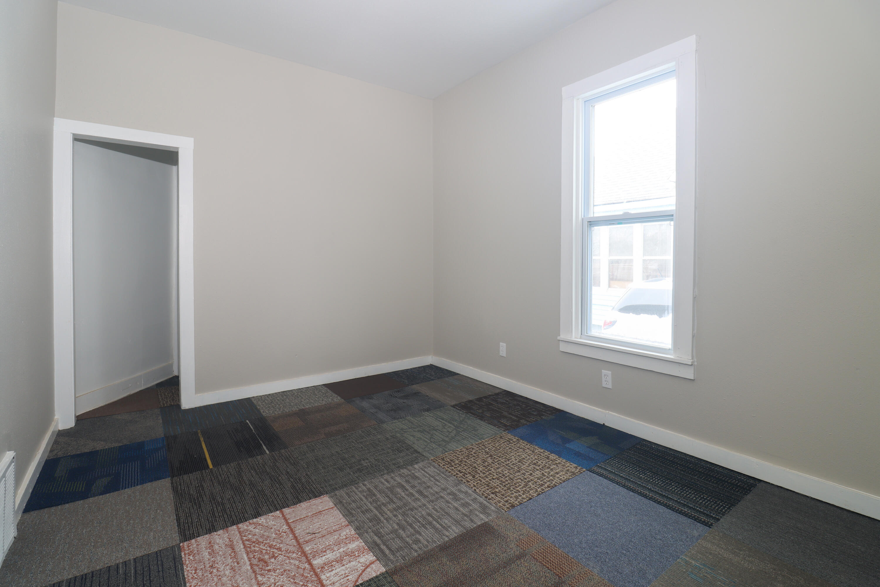 231 Harrison Street Racine, WI 53404 - Photo 8 of 16 231 Harrison St Racine -5