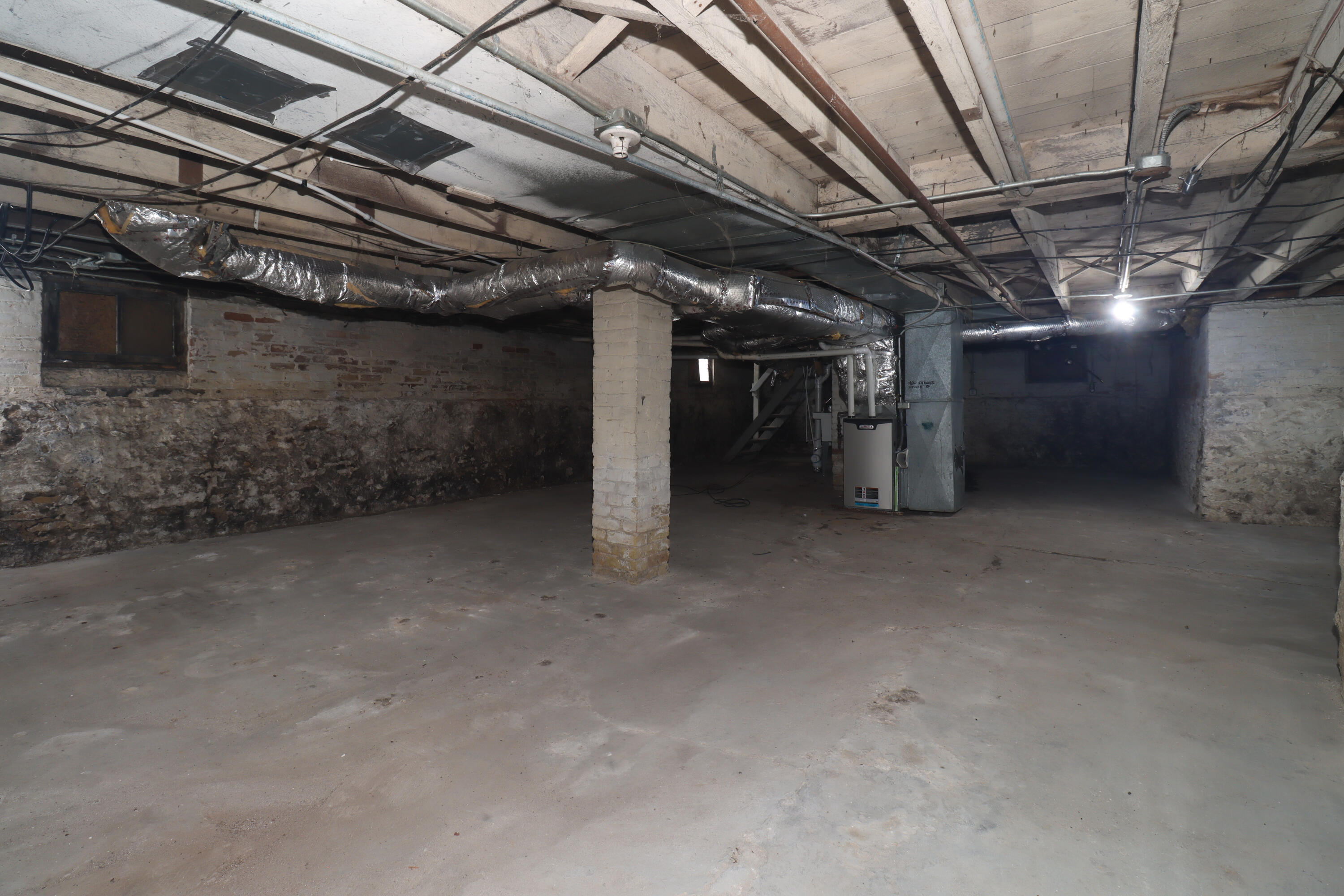 231 Harrison Street Racine, WI 53404 - Photo 12 of 16 231 Harrison St Racine -15