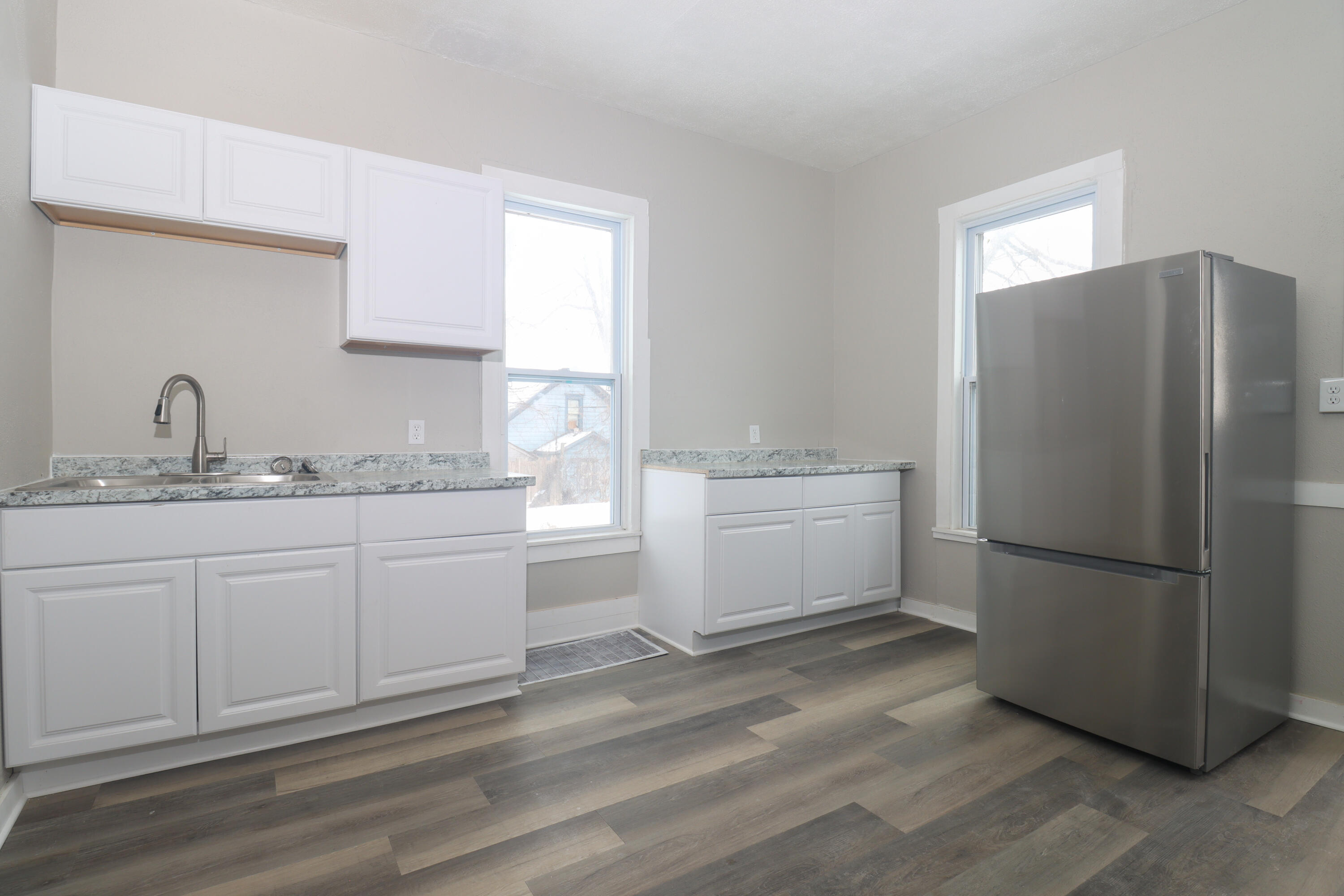 231 Harrison Street Racine, WI 53404 - Photo 3 of 16 231 Harrison St Racine -7