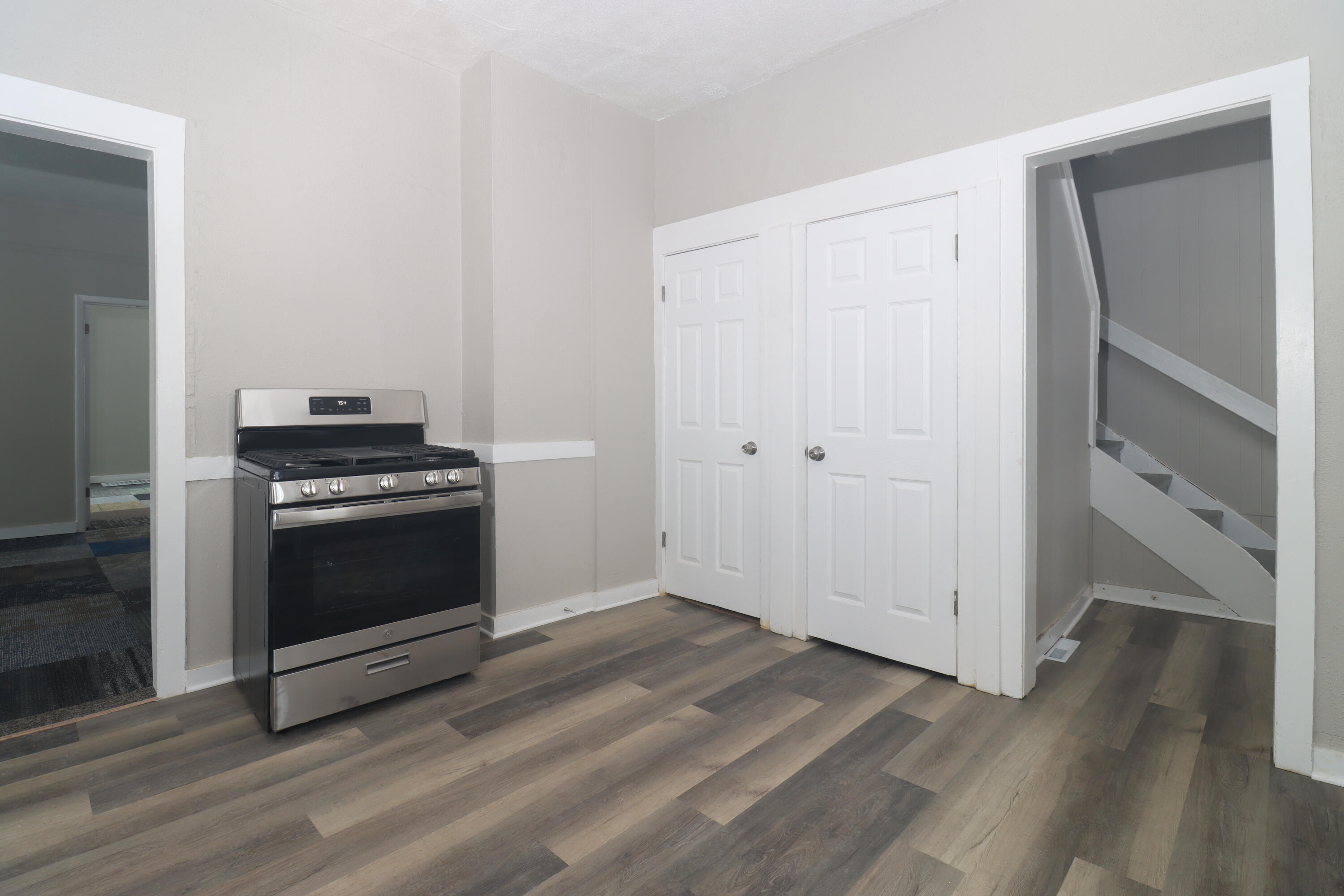 231 Harrison Street Racine, WI 53404 - Photo 4 of 16 231 Harrison St Racine -6