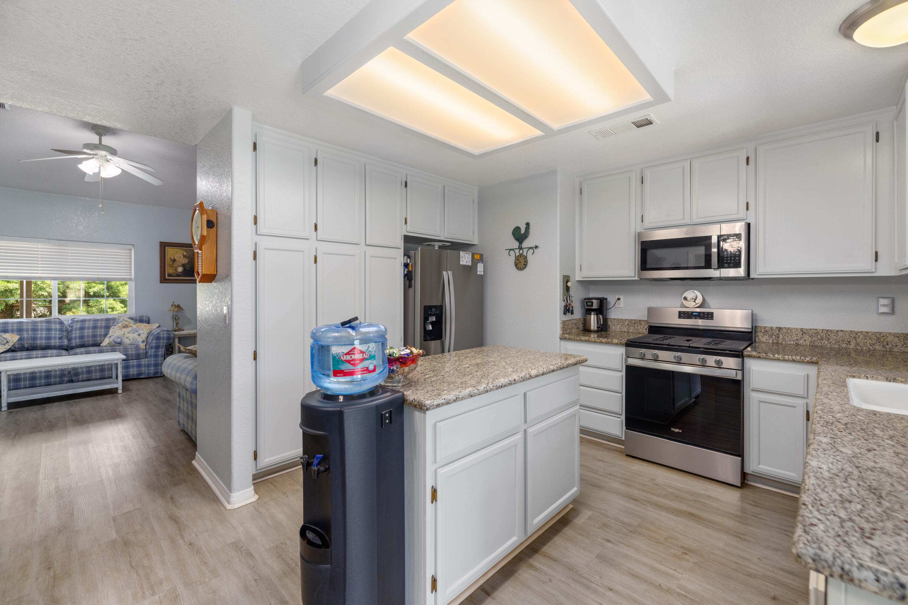 18270 Basil Drive Tehachapi, CA 93561 - Photo 11 of 38 18270 Basil Dr-16