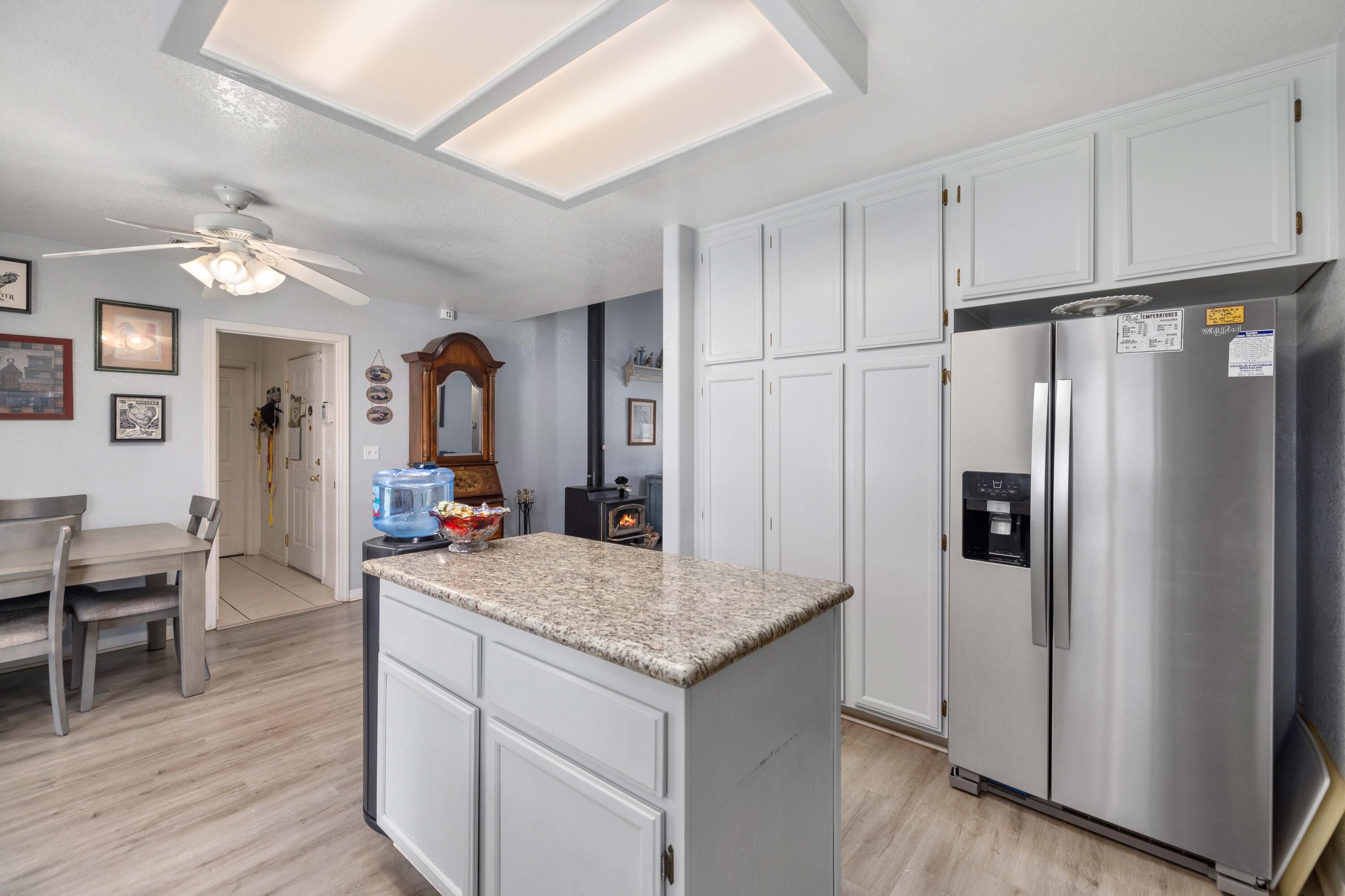 18270 Basil Drive Tehachapi, CA 93561 - Photo 13 of 38 18270 Basil Dr-15