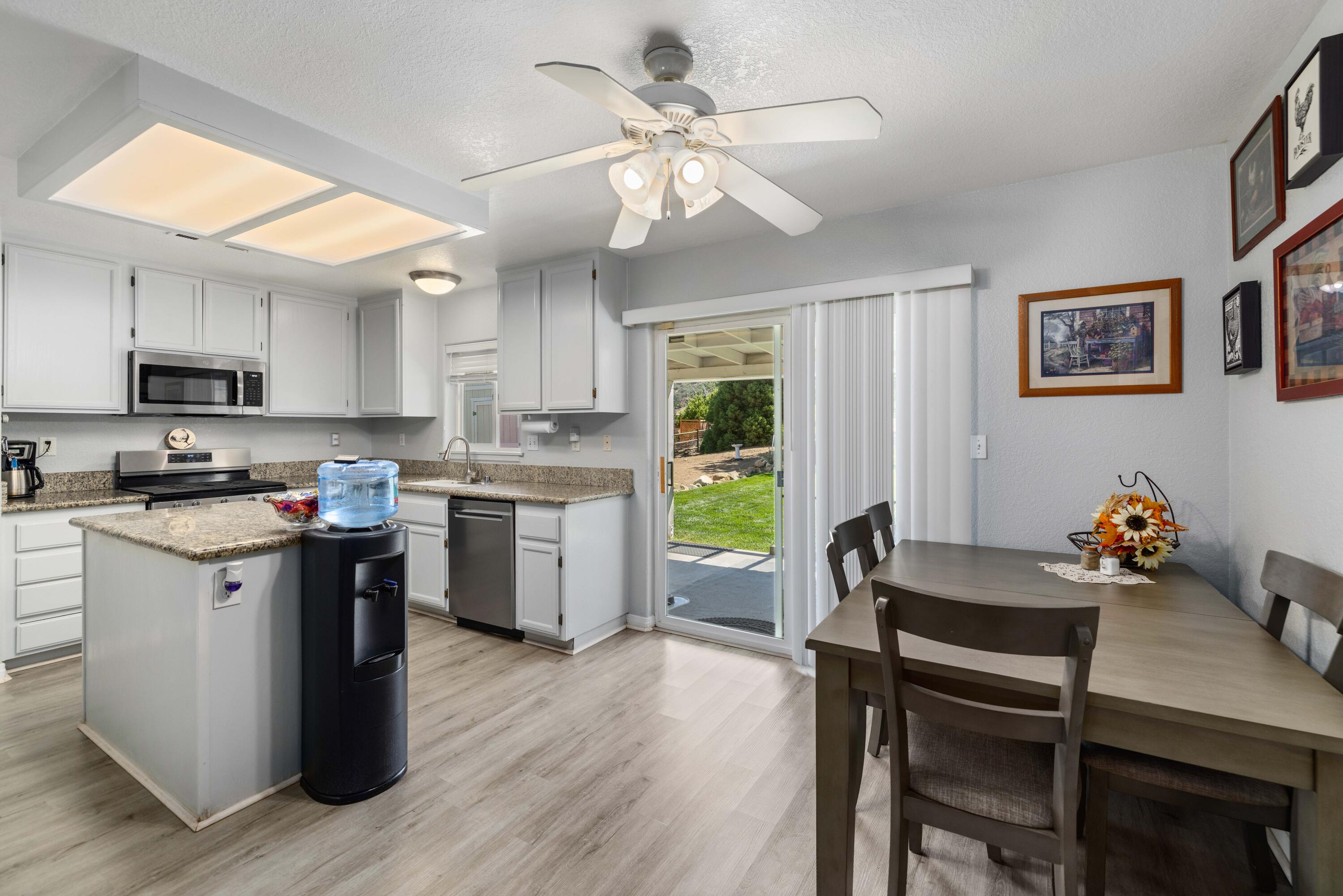 18270 Basil Drive Tehachapi, CA 93561 - Photo 15 of 38 18270 Basil Dr-12