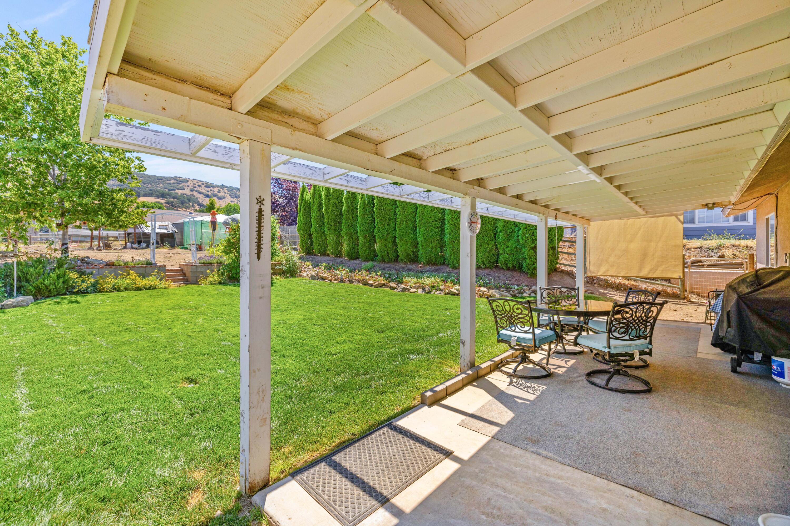 18270 Basil Drive Tehachapi, CA 93561 - Photo 29 of 38 18270 Basil Dr-30