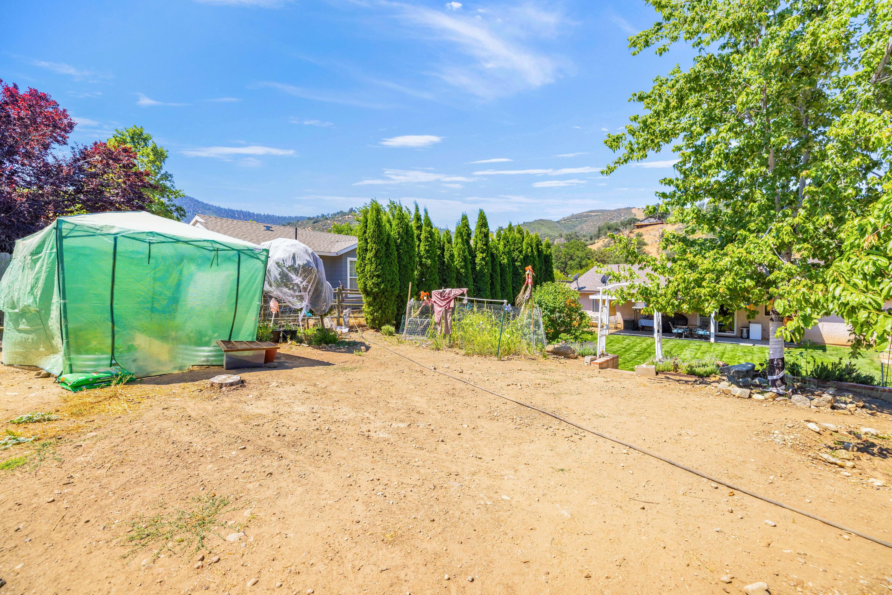 18270 Basil Drive Tehachapi, CA 93561 - Photo 33 of 38 18270 Basil Dr-34