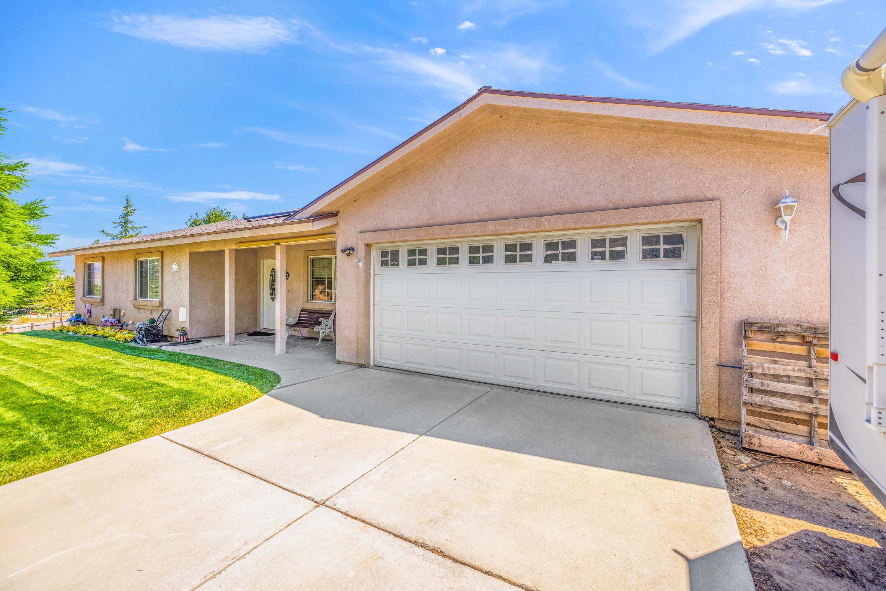 18270 Basil Drive Tehachapi, CA 93561 - Photo 5 of 38 18270 Basil Dr-6