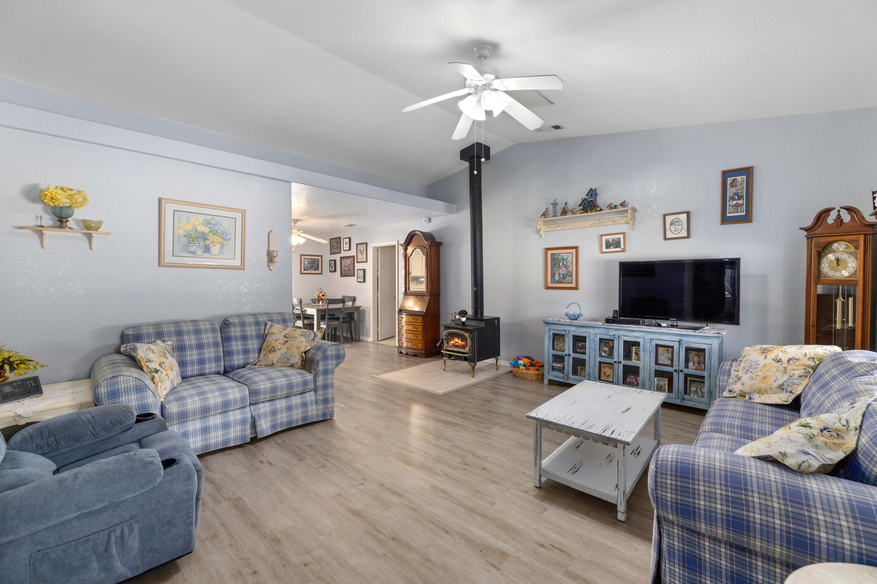 18270 Basil Drive Tehachapi, CA 93561 - Photo 6 of 38 18270 Basil Dr-9