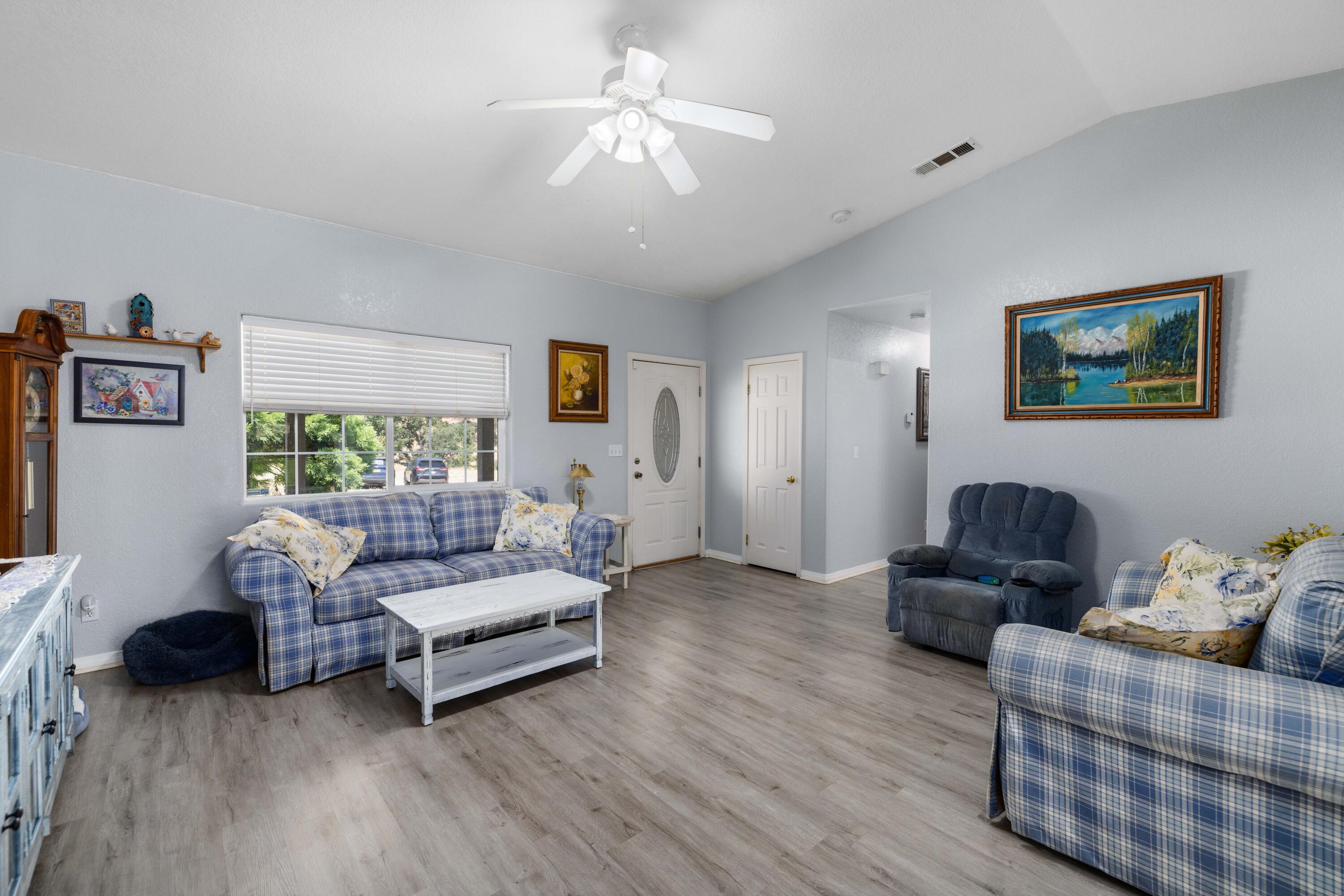 18270 Basil Drive Tehachapi, CA 93561 - Photo 8 of 38 18270 Basil Dr-7