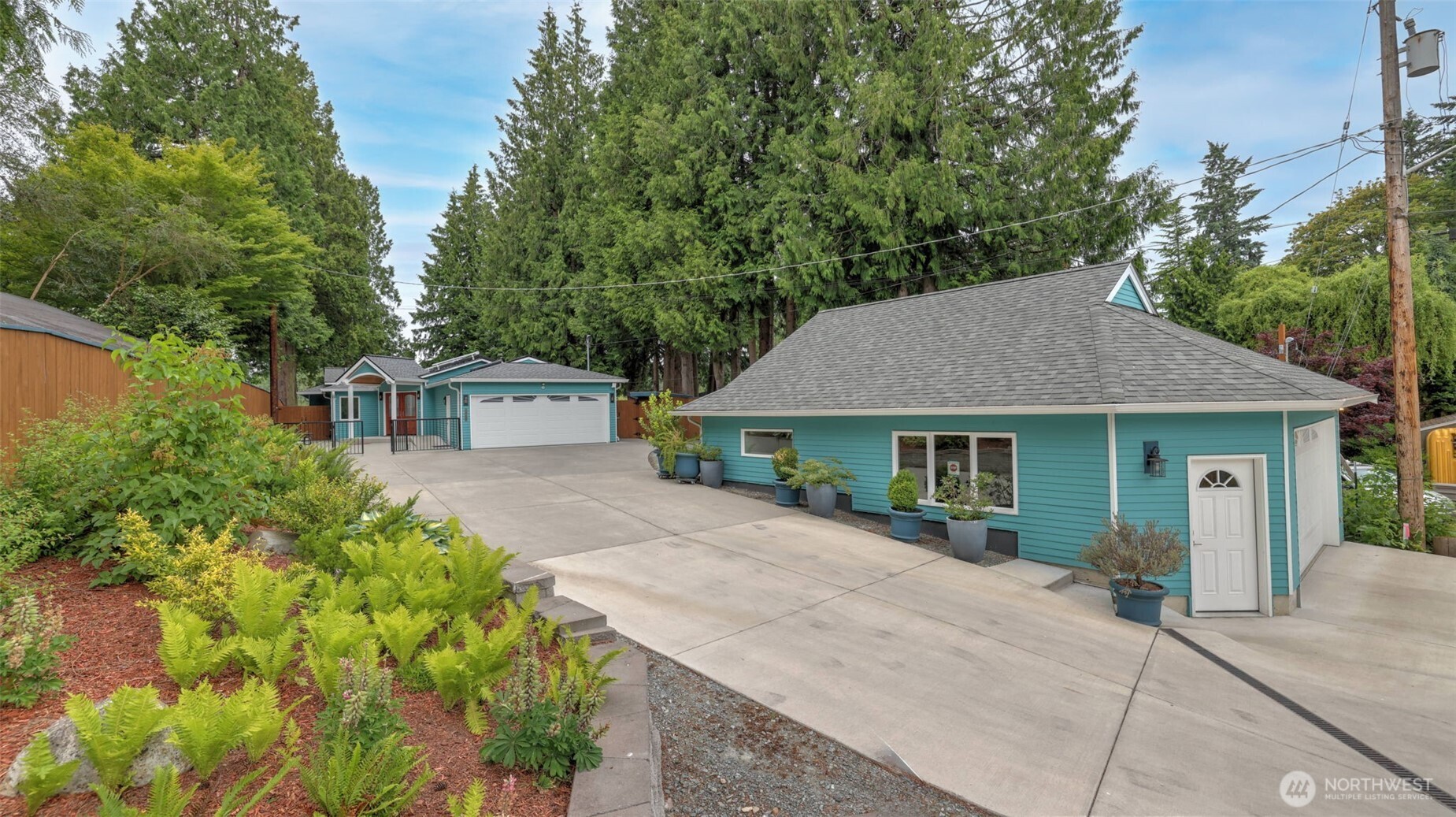 2171 North 122nd Place Seattle, WA 98133 - Photo 3 of 40 front view of a house with a yard