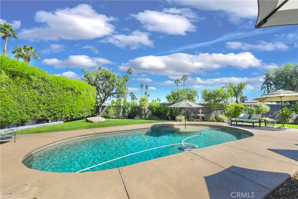 71620 Halgar Road Rancho Mirage, CA 92270 - Photo 33 of 41 a view of a basket ball ground