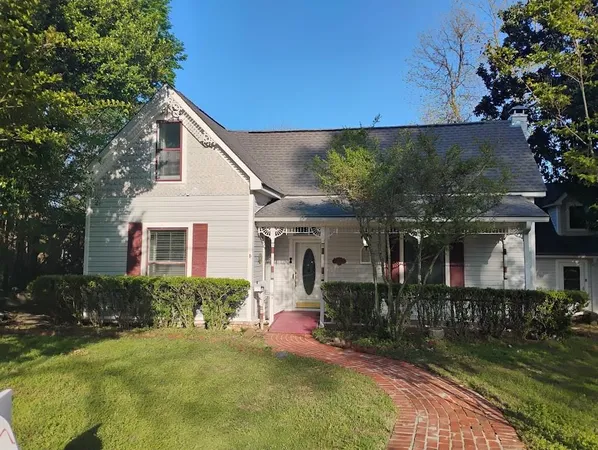 a view of house and outdoor space