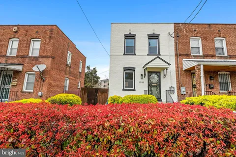 $2,500 | 1530 Howard Road Southeast, Washington, DC 20020
