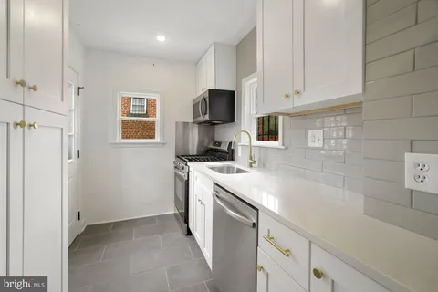 $2,500 | 1530 Howard Road Southeast, Washington, DC 20020