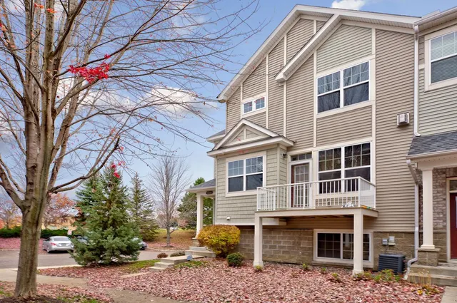 $2,595 | 17141 72nd Avenue North, Maple Grove, MN 55311