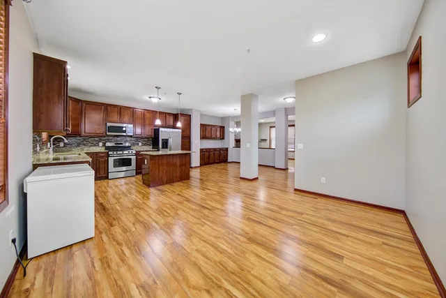 $2,595 | 17141 72nd Avenue North, Maple Grove, MN 55311