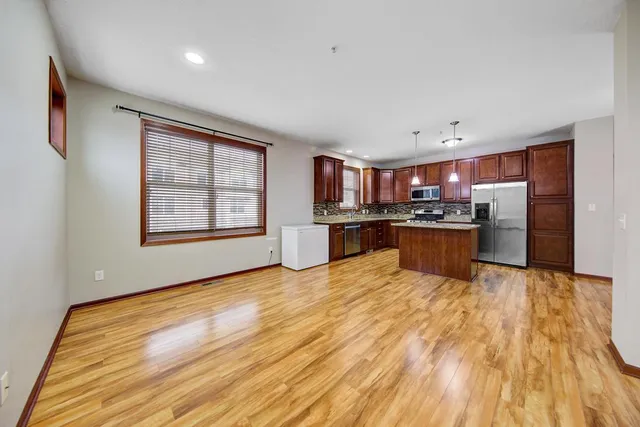 $2,595 | 17141 72nd Avenue North, Maple Grove, MN 55311