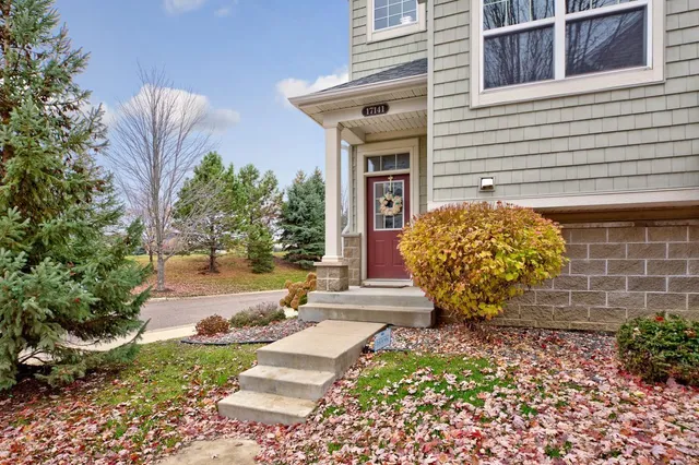 $2,595 | 17141 72nd Avenue North, Maple Grove, MN 55311