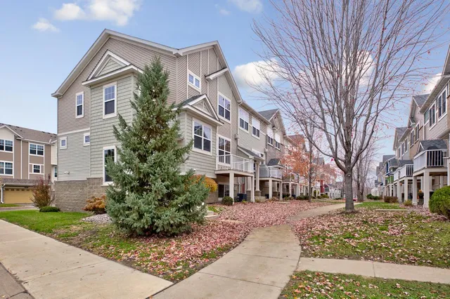 $2,595 | 17141 72nd Avenue North, Maple Grove, MN 55311