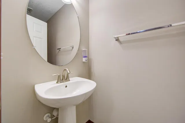 $2,595 | 17141 72nd Avenue North, Maple Grove, MN 55311