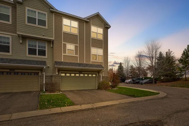 $2,595 | 17141 72nd Avenue North, Maple Grove, MN 55311