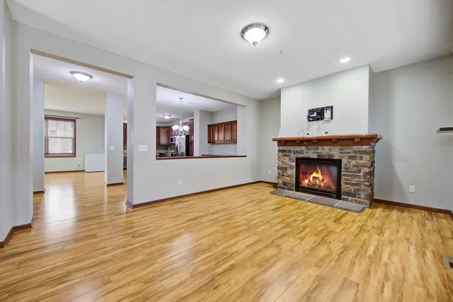 $2,595 | 17141 72nd Avenue North, Maple Grove, MN 55311