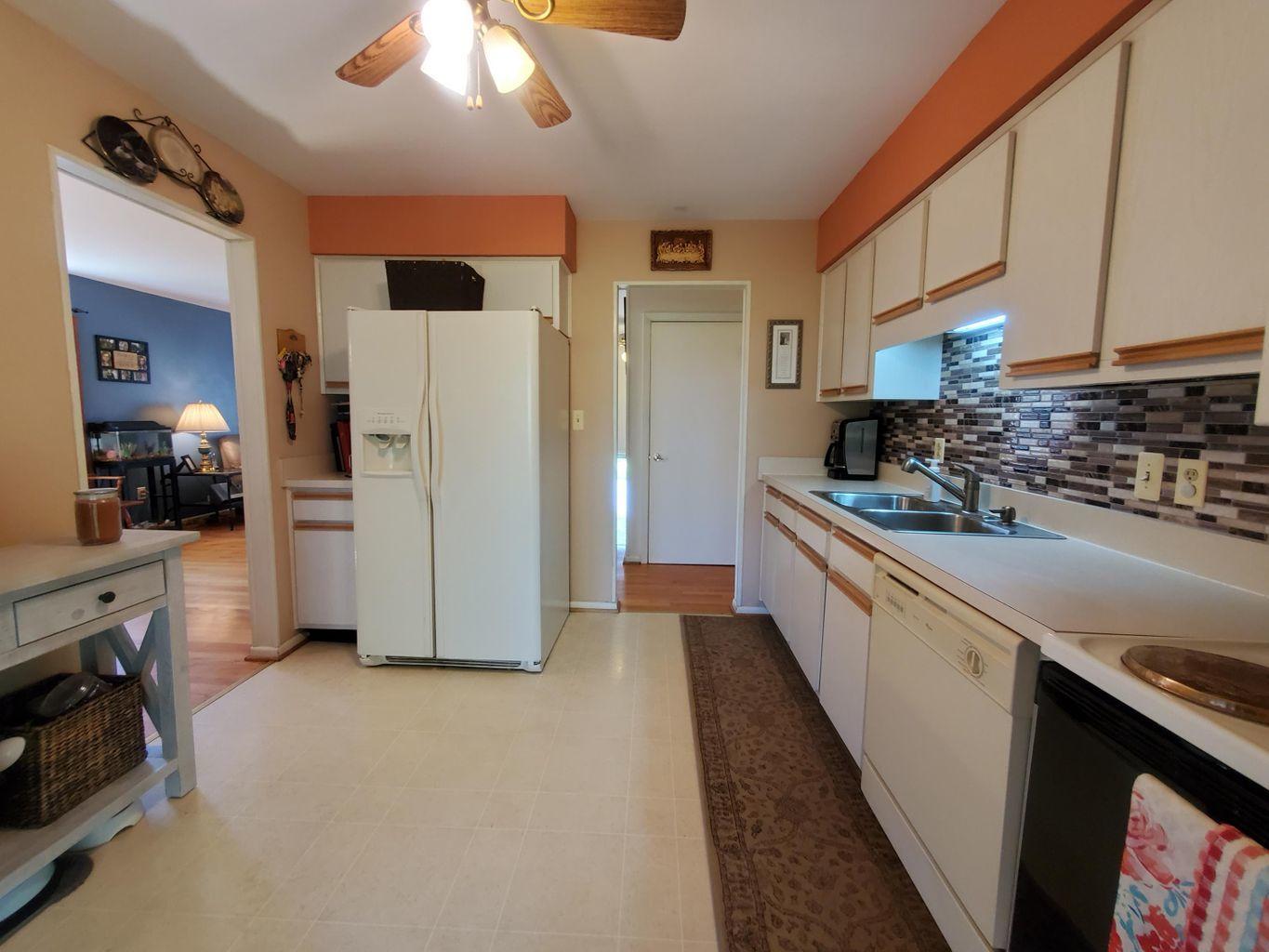3663 Bower Road Roanoke, VA 24018 - Photo 8 of 22 20200404200151829663000000-o