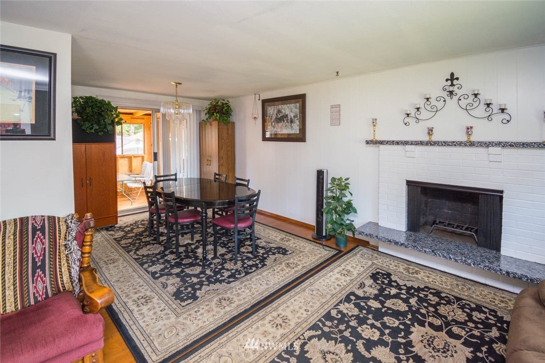846 Southwest 108th Street Seattle, WA 98146 - Photo 2 of 25 Gallery Image 2