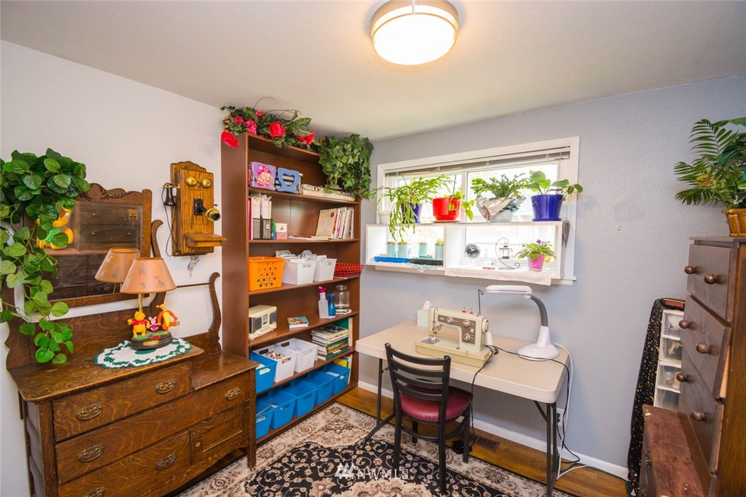 846 Southwest 108th Street Seattle, WA 98146 - Photo 11 of 25 Gallery Image 11