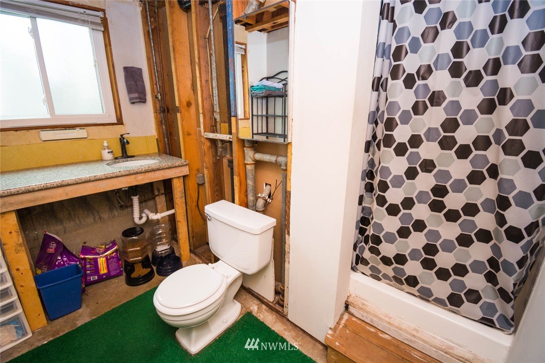 846 Southwest 108th Street Seattle, WA 98146 - Photo 12 of 25 Gallery Image 12
