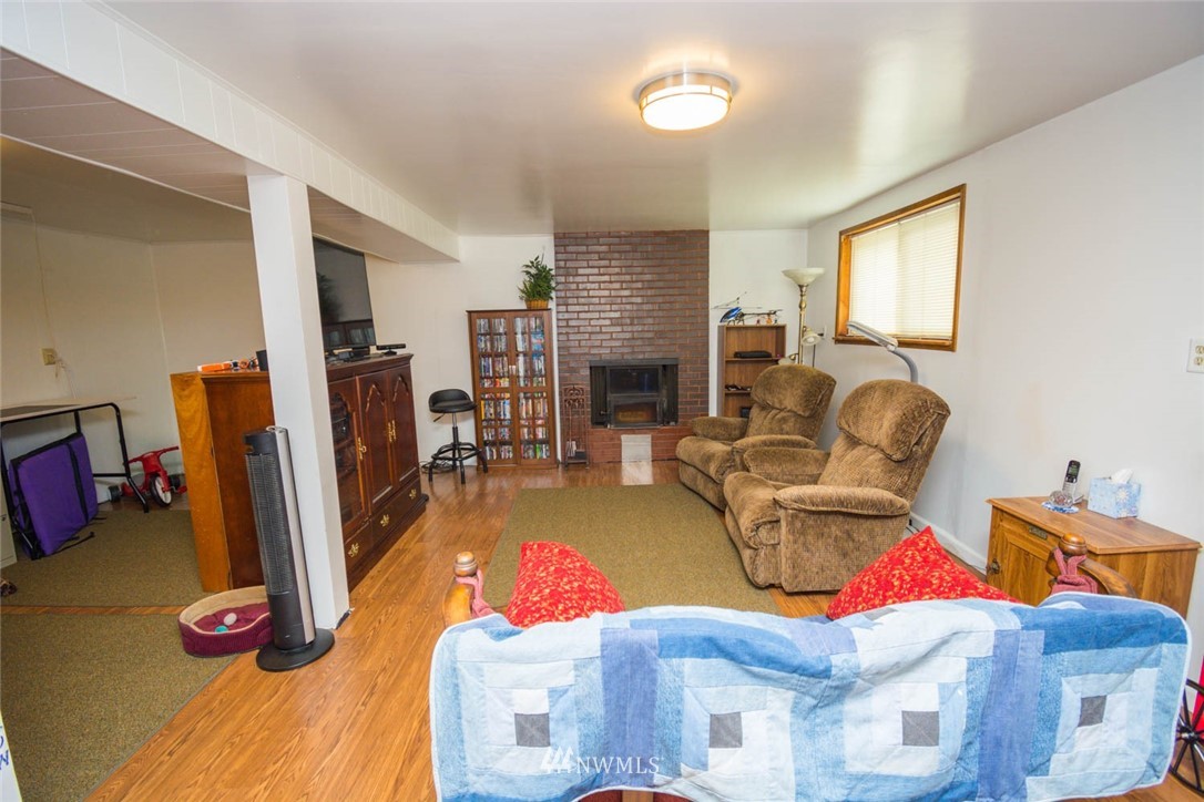 846 Southwest 108th Street Seattle, WA 98146 - Photo 16 of 25 Gallery Image 16