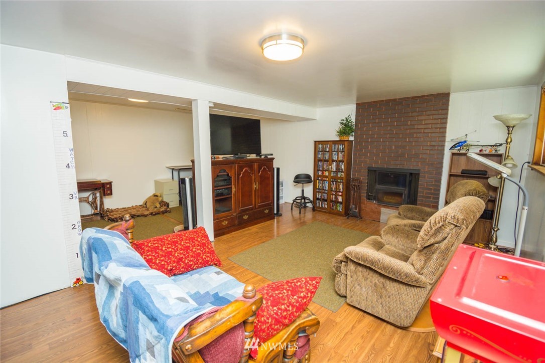 846 Southwest 108th Street Seattle, WA 98146 - Photo 17 of 25 Gallery Image 17