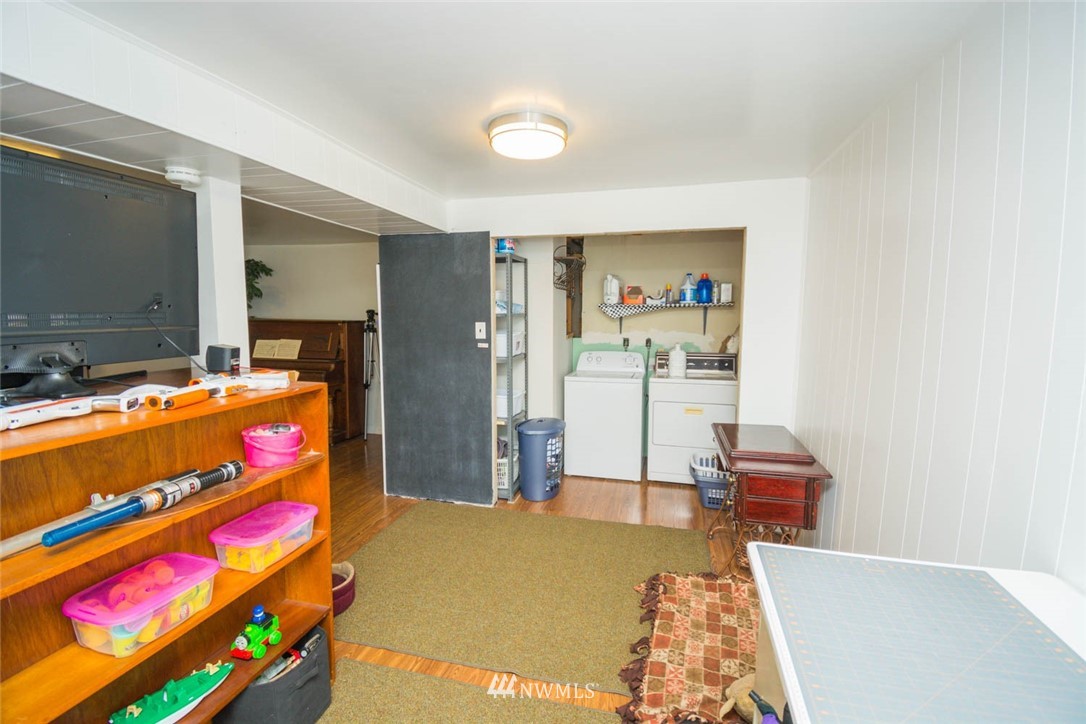 846 Southwest 108th Street Seattle, WA 98146 - Photo 18 of 25 Gallery Image 18