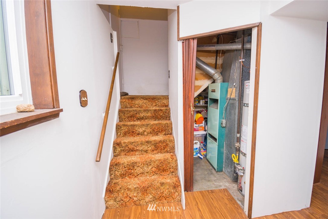 846 Southwest 108th Street Seattle, WA 98146 - Photo 21 of 25 Gallery Image 21