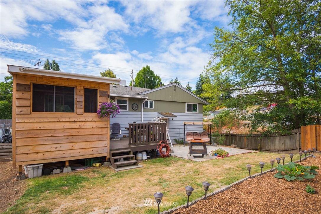 846 Southwest 108th Street Seattle, WA 98146 - Photo 24 of 25 Gallery Image 24