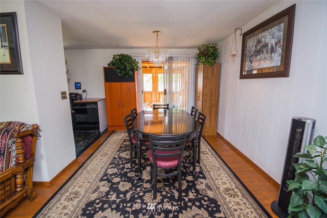 846 Southwest 108th Street Seattle, WA 98146 - Photo 4 of 25 Gallery Image 4